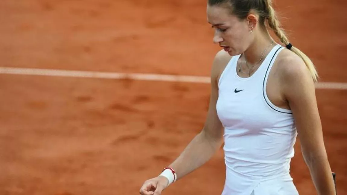 Tenismena, Iana Sizikova este suspectă că ar fi pariat pe un meci în care juca ea. Aceasta a fost reținută de oamenii legii
