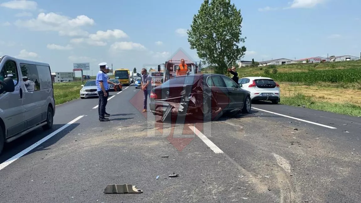 Accident violent pe drumul european! Trei autoturisme s-au făcut zob şi mai multe persoane au fost rănite (Exclusiv) - LIVE VIDEO, FOTO, UPDATE