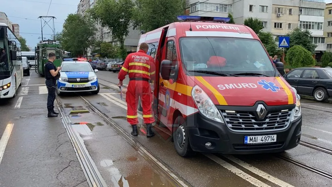 Accident rutier în cartierul Dacia. O adolescentă a fost lovită de șoferul băut al unui autobuz - EXCLUSIV, FOTO, UPDATE, VIDEO