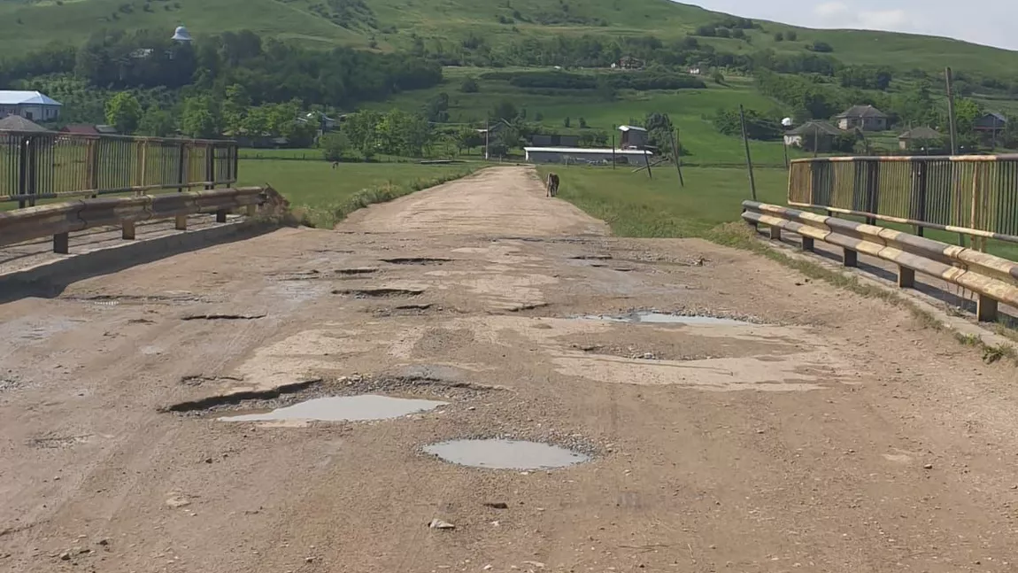 Lovitură încasată de mahării asfaltului. Cel mai prost drum din județul Iași a fost câștigat cu judecătorii. Miza a fost de peste 3 milioane de euro