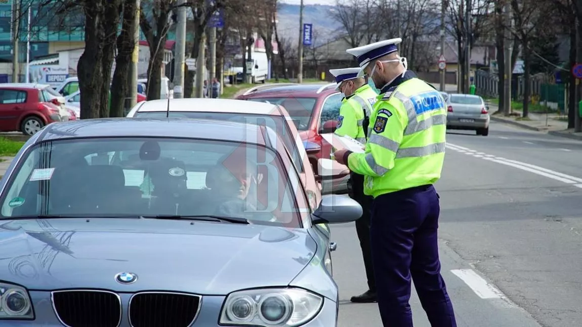 În urma unor verificări desfășurate de polițiștii din Iași, mai mulți șoferi au rămas fără permisul de conducere