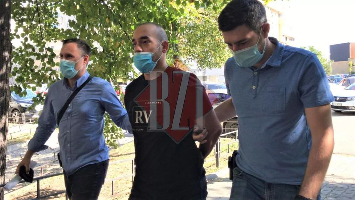 Scandal cât casa, pe o stradă din Iași! Un viitor medic, acuzat că a dat foc la 35.000 de euro. Tânărul de 24 de ani ar fi făcut totul pentru a se răzbuna - GALERIE FOTO / VIDEO