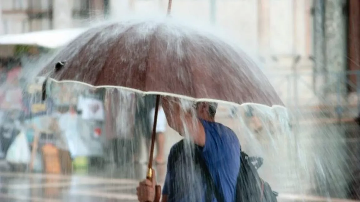 Alertă meteo! Cod portocaliu de vreme severă imediată. Vijelii puternice și ploaie torențială