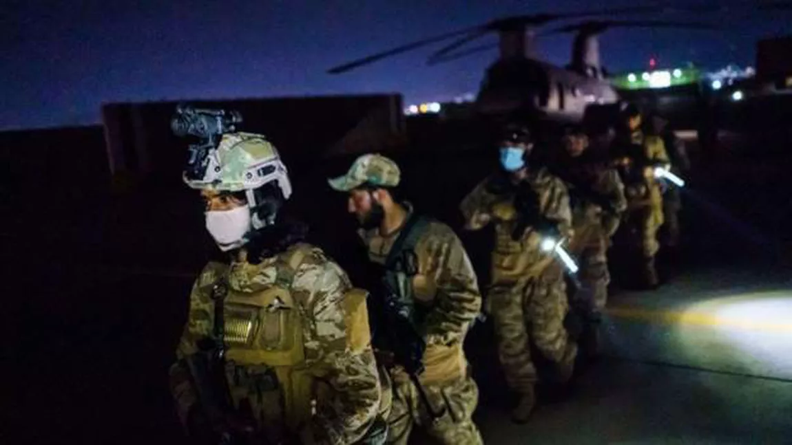 Afganii se confruntă cu nesiguranță în timp ce talibanii sărbătoresc victoria retragerii trupelor militare americane