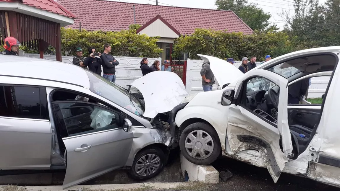 Accident rutier în localitatea Solești din Vaslui. Patru persoane au fost rănite - Galerie Foto