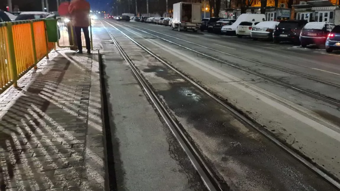 Ce se întâmplă la CTP Iași? Ieșenii au așteptat zeci de minute în staţie mijlocul de transport în comun