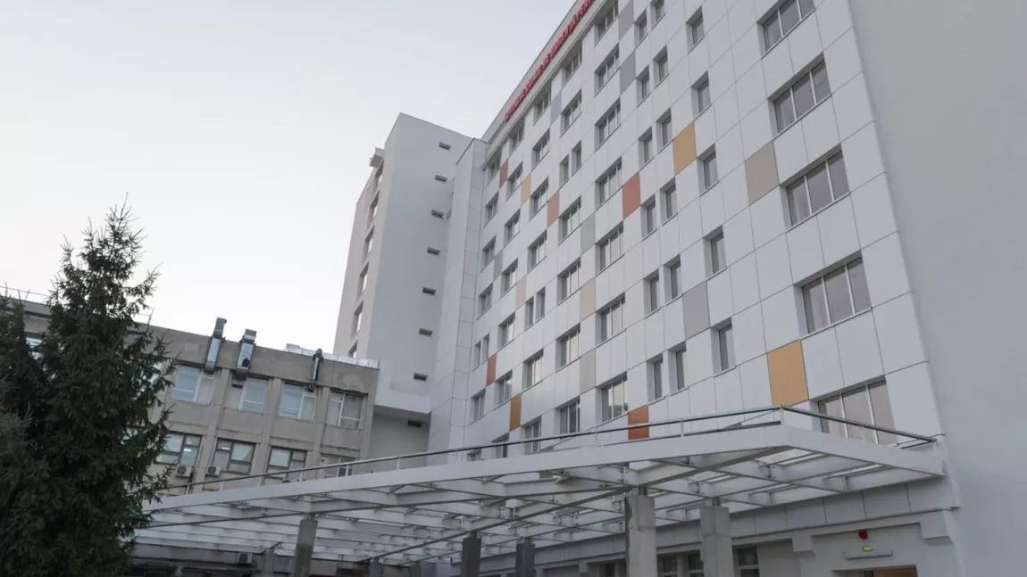 Copilul din Botoșani, căzut de la etajul trei, adus la Spitalul de Copii 