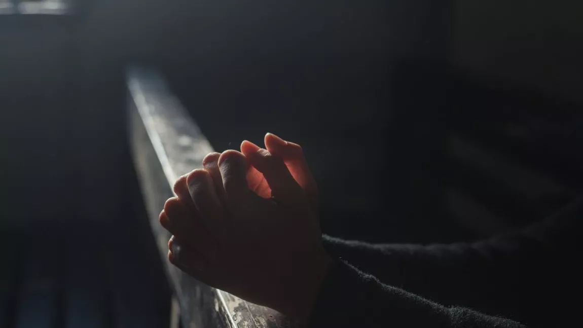 Rugăciune pentru liniștea minții: Ce să rostești când te simți agitat