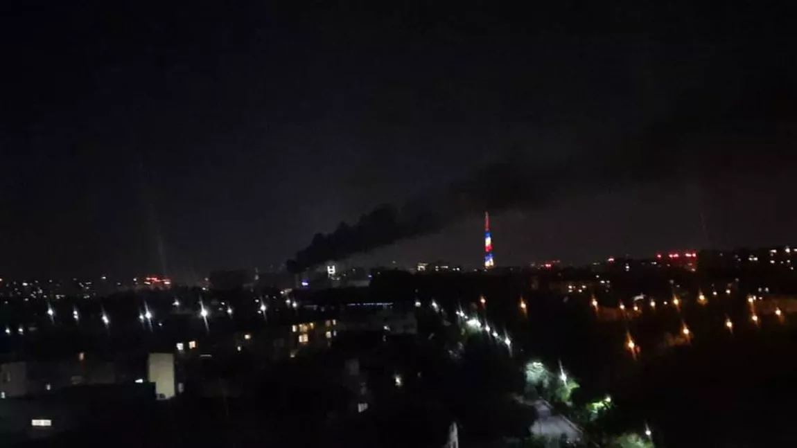 Incendiu puternic în București. Pompierii intervin cu 10 autospeciale - FOTO