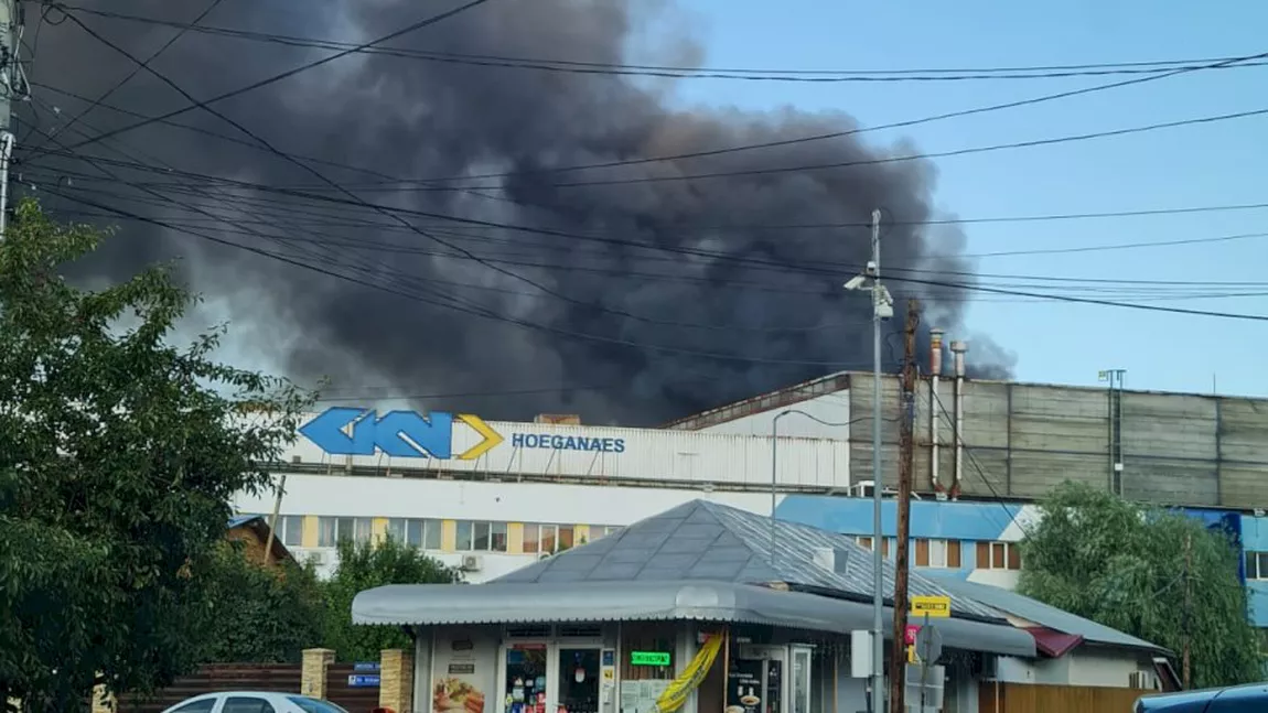 Incendiu de proporții în zona industrială a Buzăului. A fost emisă avertizare RoAlert - FOTO, VIDEO
