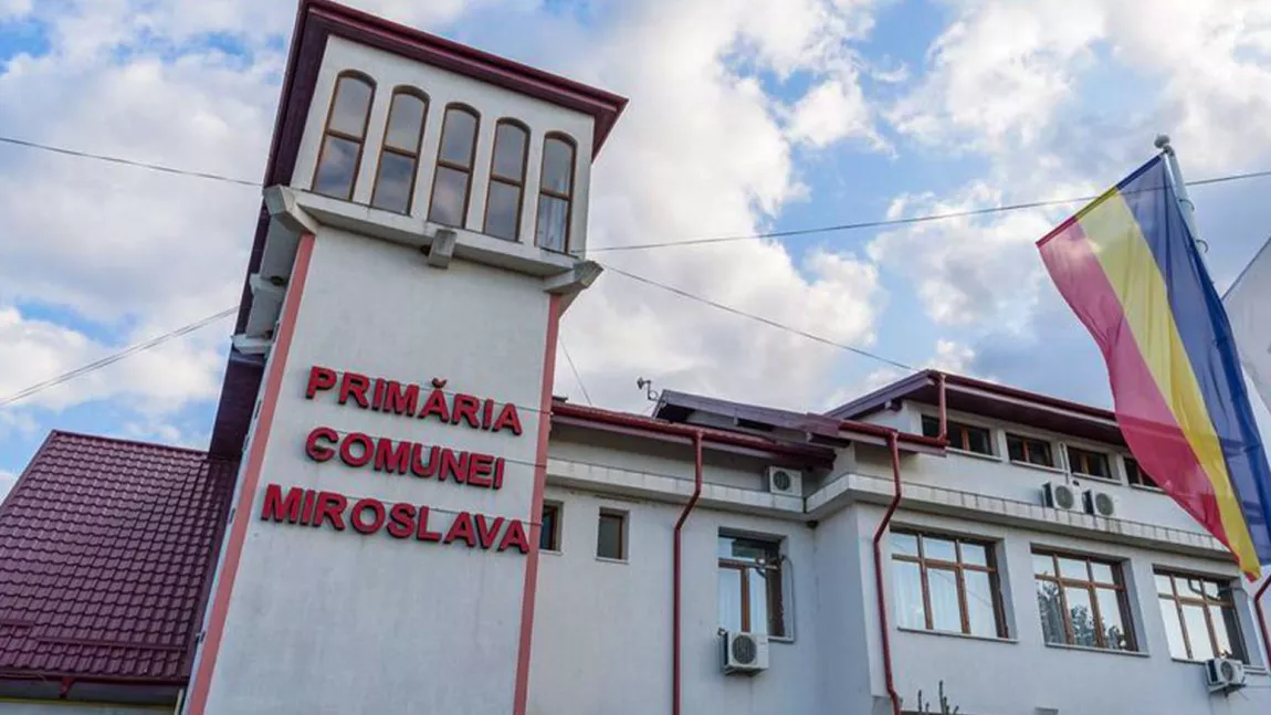 S-a semnat contractul pentru primul sens giratoriu din comuna Miroslava