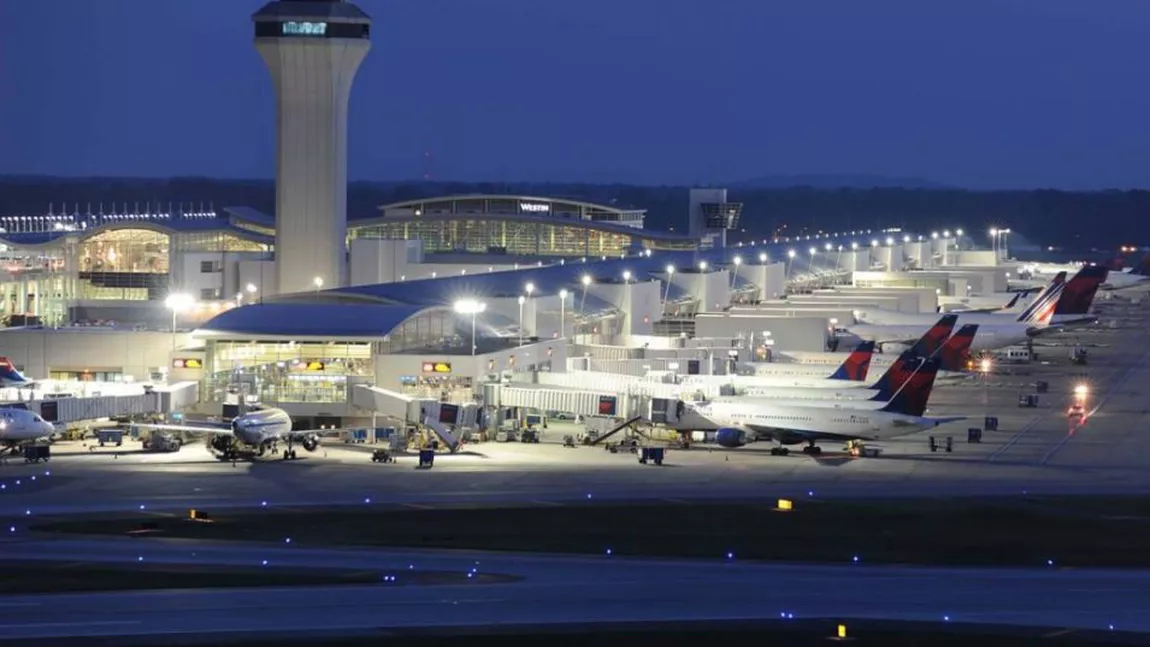 Un avion a decolat spre Detroit cu 1.000 de bagaje și niciun pasager