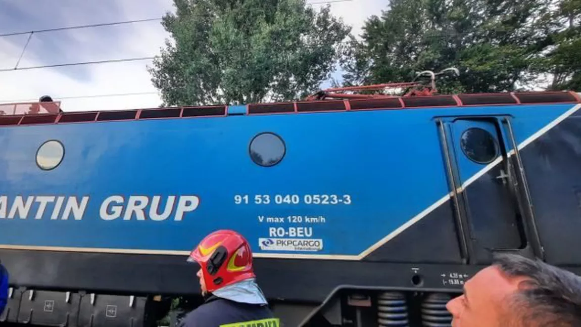 Peste 1.500 de tone de grâu în pericol, după ce un incendiu a izbucnit la locomotiva unui tren, în Hunedoara