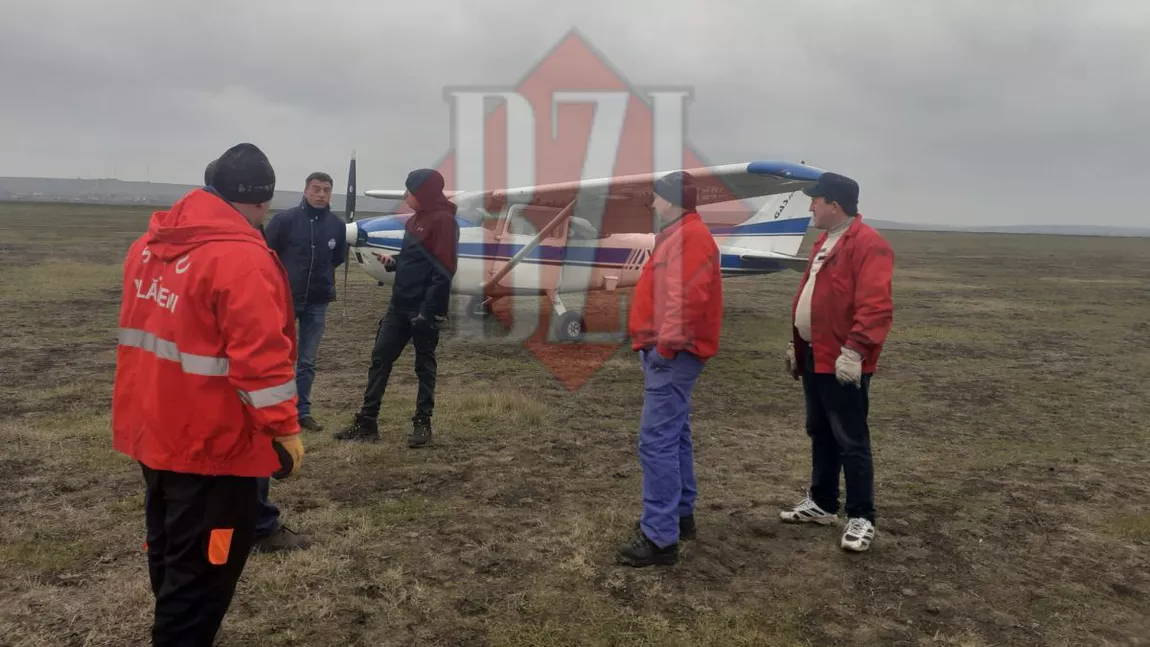 Un avion de mici dimensiuni a aterizat forţat, la Vlădeni. Echipaje de prim ajutor, la faţa locului - EXCLUSIV, UPDATE, FOTO, VIDEO