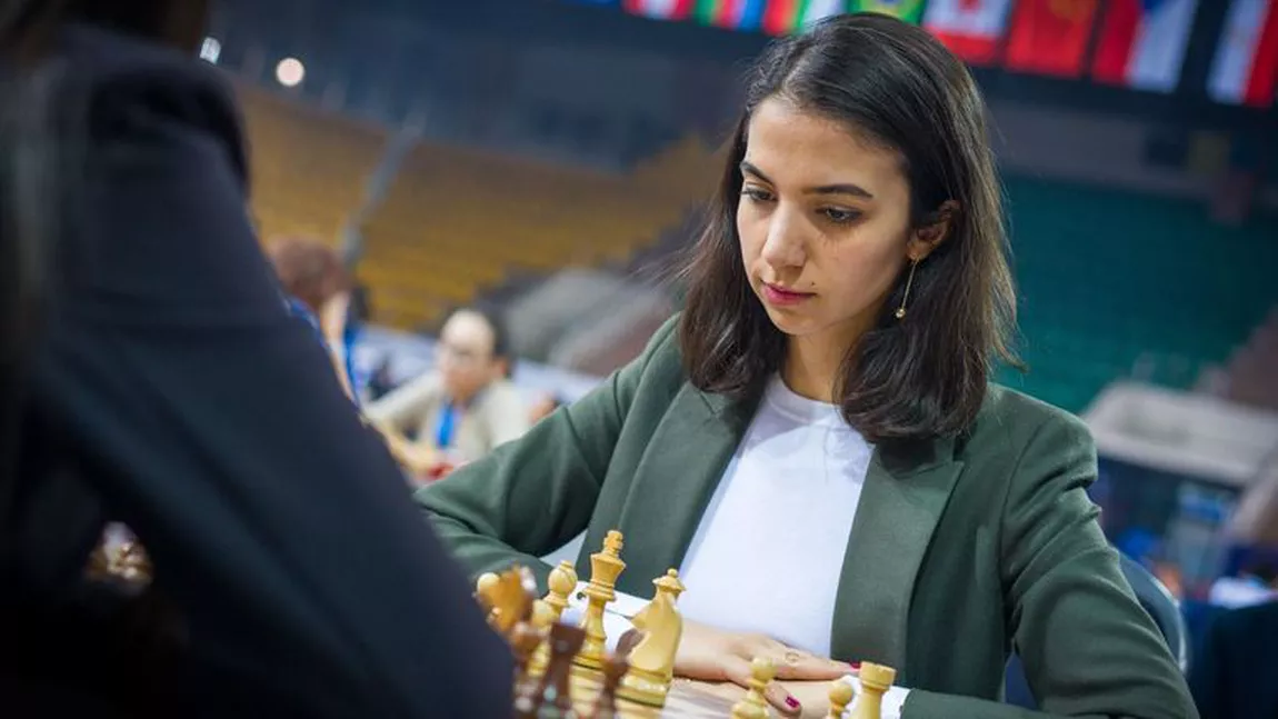Una dintre cele mai bune jucătoare de șah din Iran „se mută în Spania”, după ce a concurat la Campionatele Mondiale fără hijab