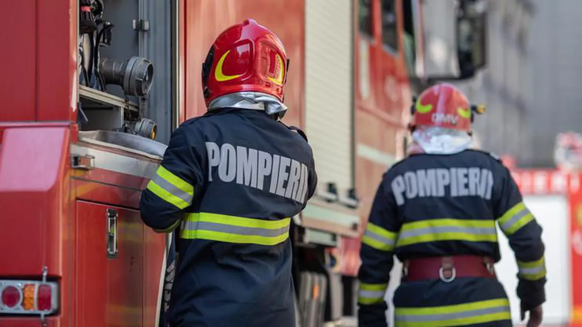 Un bărbat din Neamţ a fost reţinut de poliţişti după ce şi-a stropit casa cu benzină şi a ameninţat că dă foc