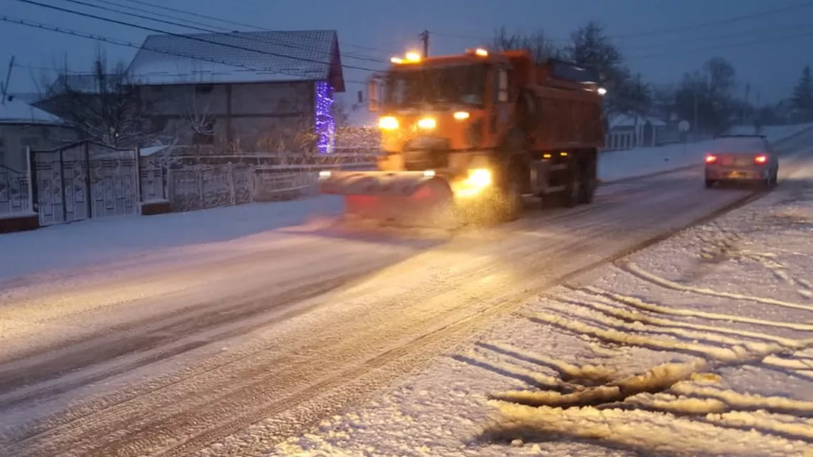 Se intervine pe toate drumurile județului Iași pentru deszăpezire - VIDEO