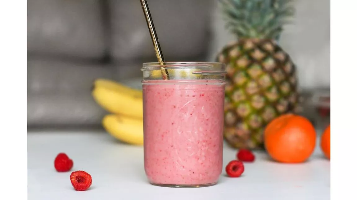 Vrei să faci sucuri naturale și smoothie-uri acasă? TREI aspecte pe care să NU le eviți