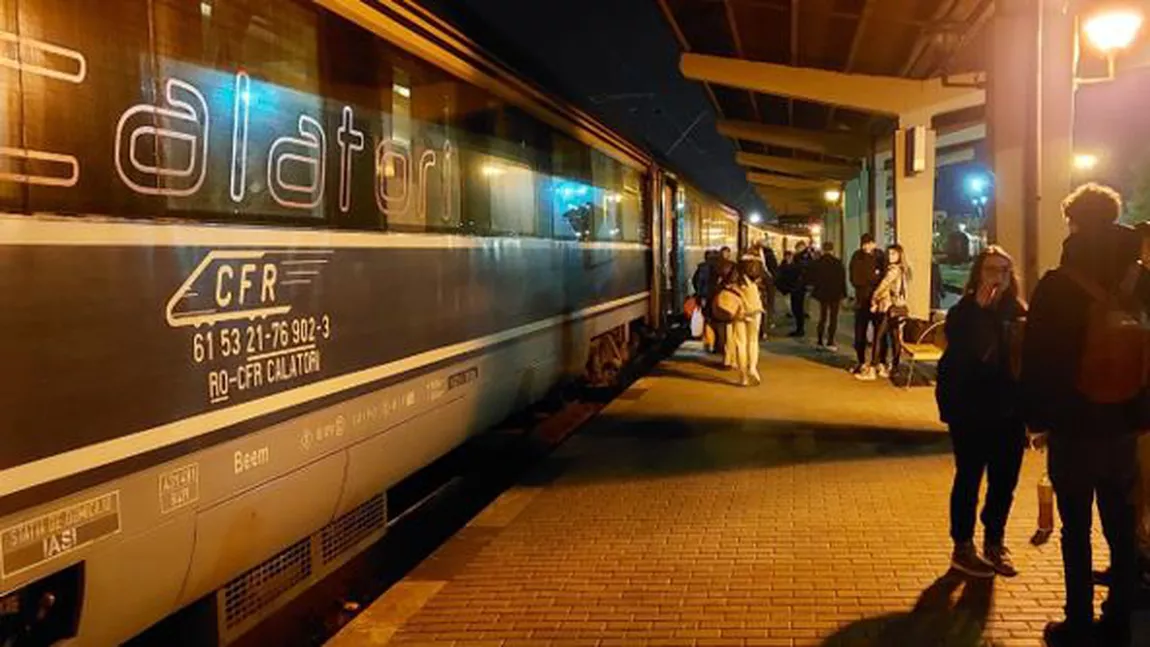 Primul tren spre mare a plecat din Gara Iași. Ieșenii au profitat de ziua liberă de 1 Mai pentru a prinde din nou răsăritul la malul mării