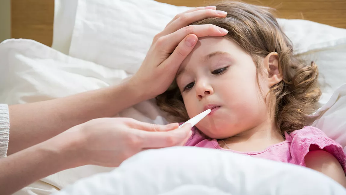 Ce trebuie să faci când copilul are febră 39? Recomandările medicilor pentru ameliorarea temperaturii