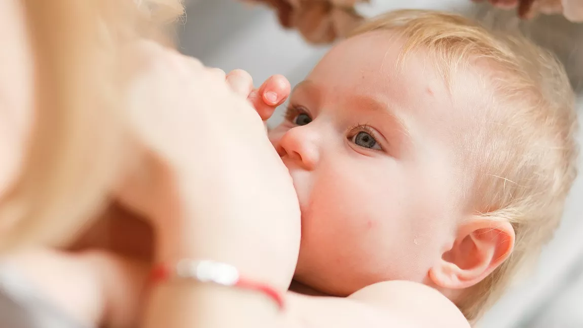 Sughițul la bebeluși ar trebui să îi îngrijoreze pe părinți? Iată toate informațiile necesare