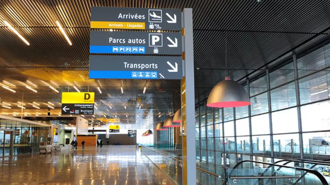 Noi alerte cu bombă pe cinci aeroporturi din Franța