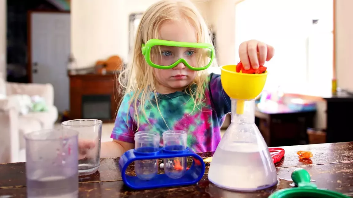 Cele mai frumoase experimente pentru copii pe care le putem face acasă
