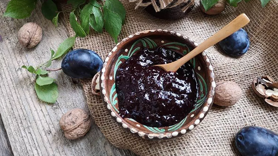 Dulceață de prune cu nuci. Cum să păstrezi deliciul pentru ai menține prospețimea