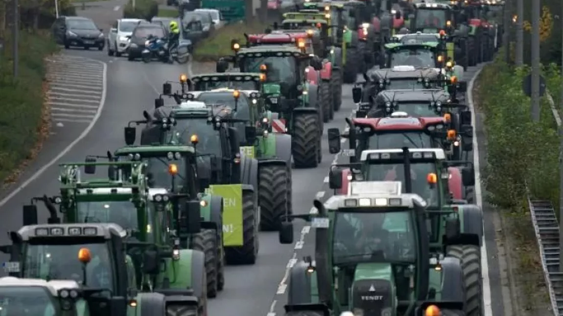 A început protestul fermierilor din Germania. Grevă generală și blocaje la nivel național din cauza reducerii subvențiilor pentru motorină - VIDEO
