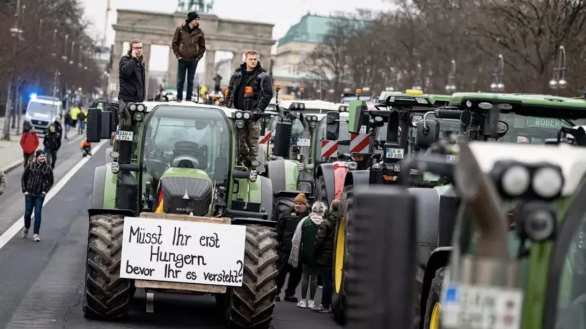 Val de proteste fără precedent în Germania! Fermierii vor păstrarea subvențiilor pentru motorina utilizată în agricultură și scutirea de impozite