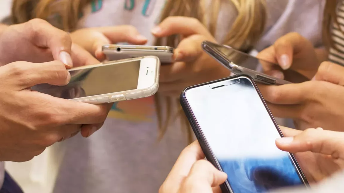 Decizie neașteptată pentru cei care au telefoane mobile. Legea îi vizează pe toți românii