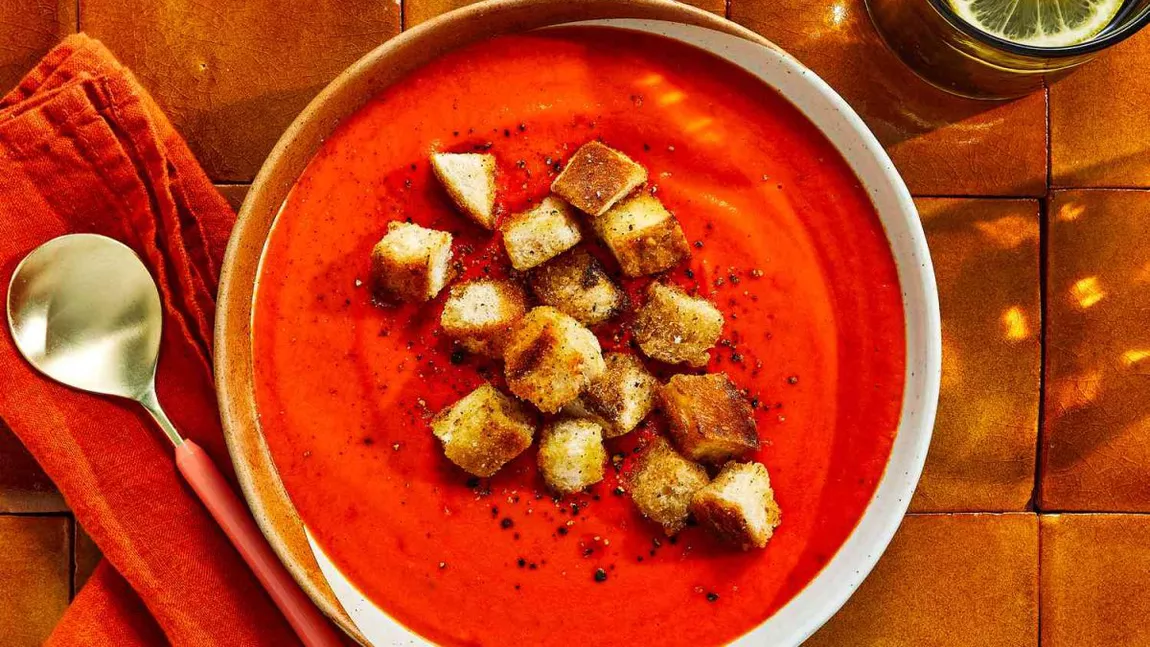 Supă cremă de roșii coapte, de post. Ingrediente simple, gust complex!