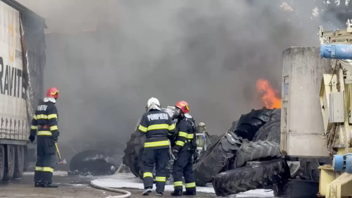 Incendiu grav într-o parcare plină cu TIR-uri, la Timișoara! Peste 100 de cauciucuri au ars - FOTO