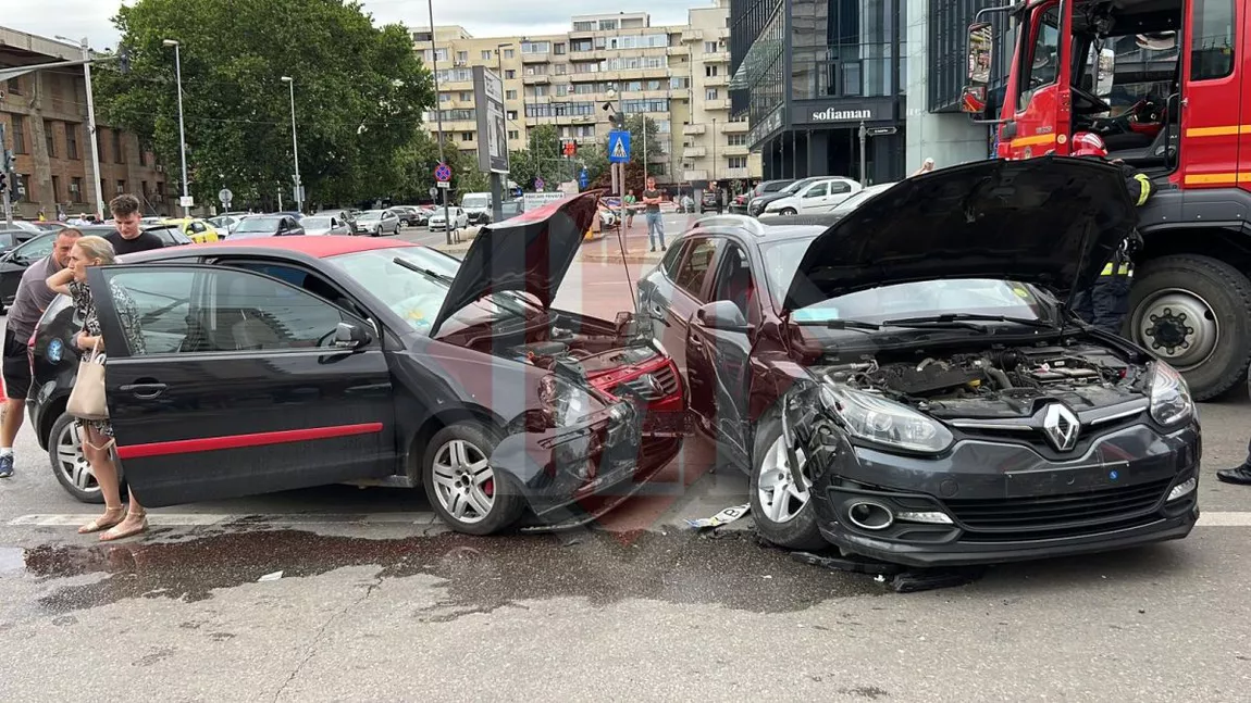 Accident rutier la Iași. Două autoturisme au intrat în coliziune. Unul dintre șoferi nu a acordat prioritate - UPDATE, VIDEO