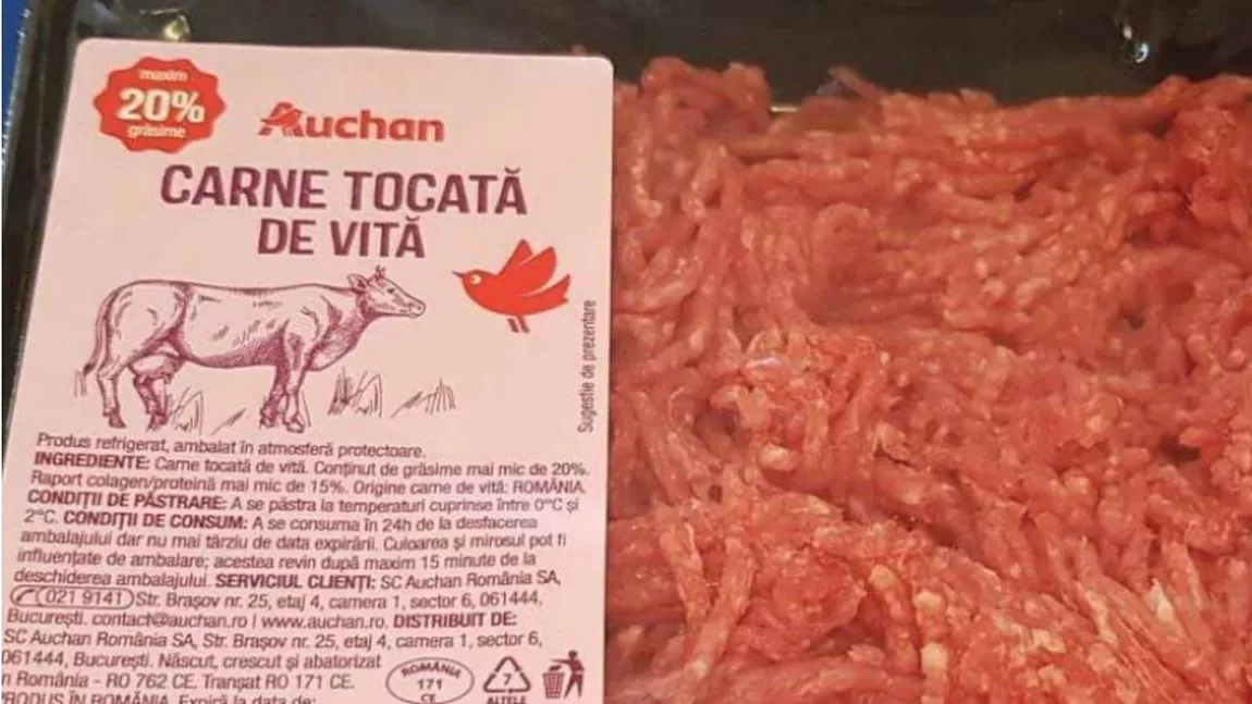 Alertă alimentară! Auchan retrage un sortiment de carne tocată din motive de siguranță existând suspiciuni privind contaminarea acestuia cu un corp străin.