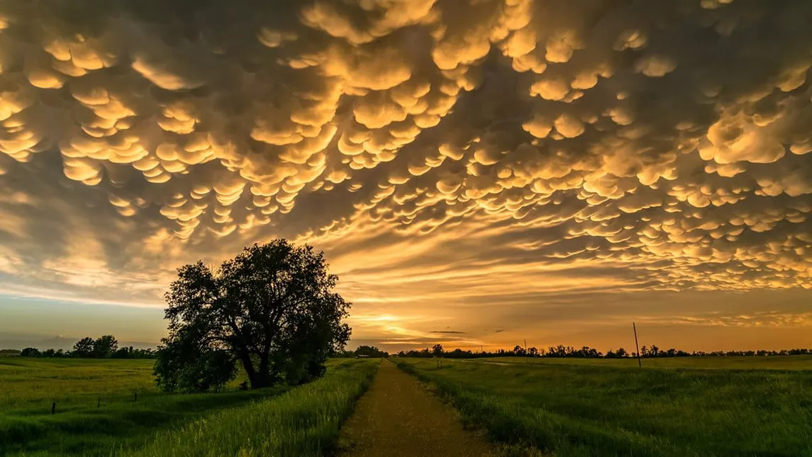 Fenomen meteo spectaculos pe cerul României. Ce sunt norii mammatus