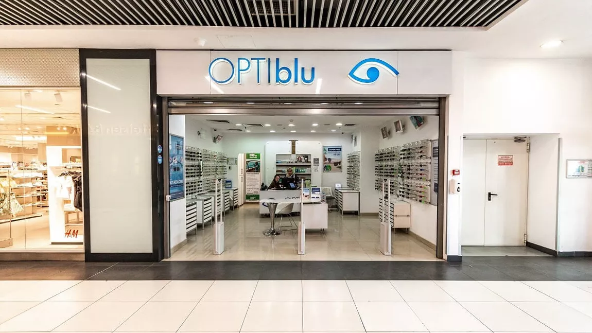 Magazinele OptiBlu şi Optiplaza au fost vândute către un gigant din domeniu cu venituri de 25 de miliarde de euro