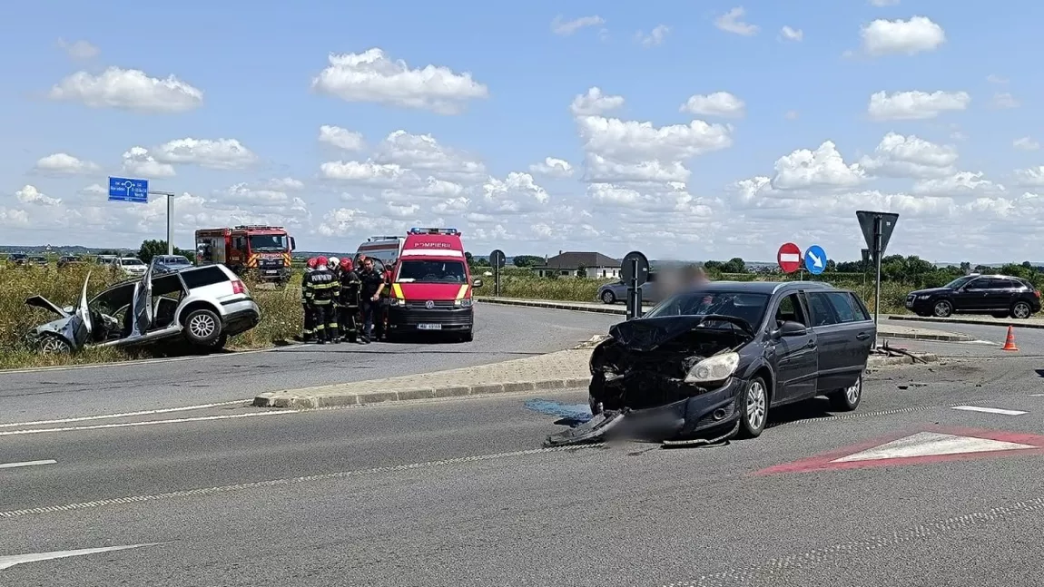 Accident rutier la Rădăuți. Două autoturisme au intrat în coliziune