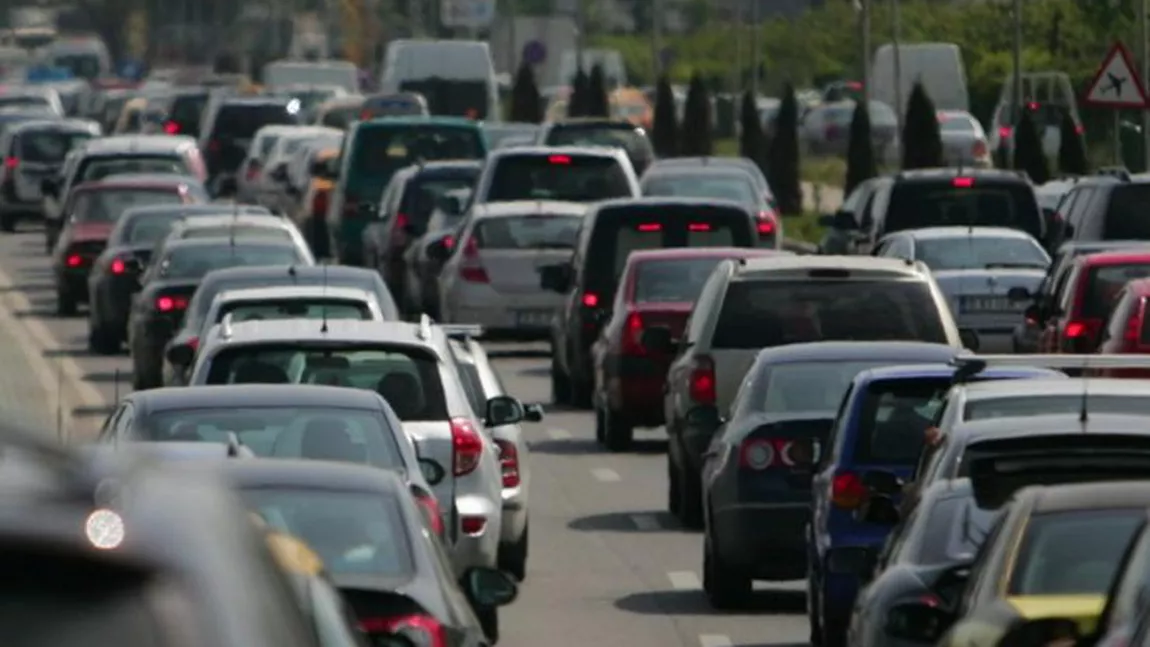 Guvernul a retras de urgență controversatul proiect privind accesul mașinilor poluante
