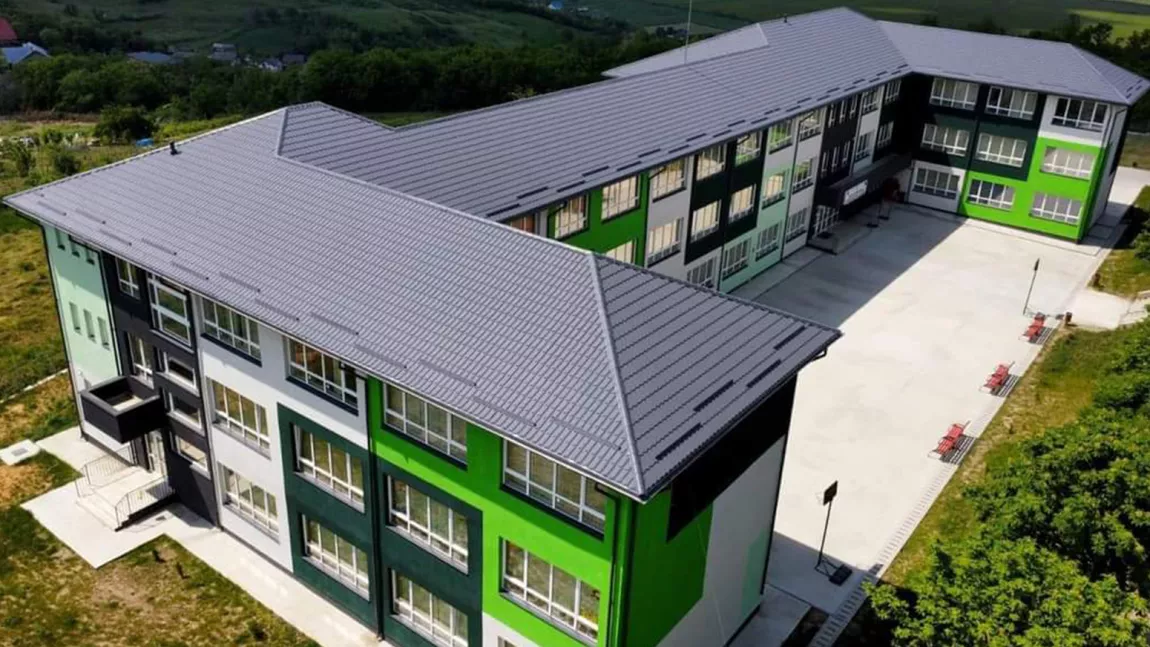 Patru firme vor construi școala din comuna Miroslava! Trei consorții formate din 24 de companii s-au luptat pentru contract. Proiectul valorează peste 27.000.000 de lei