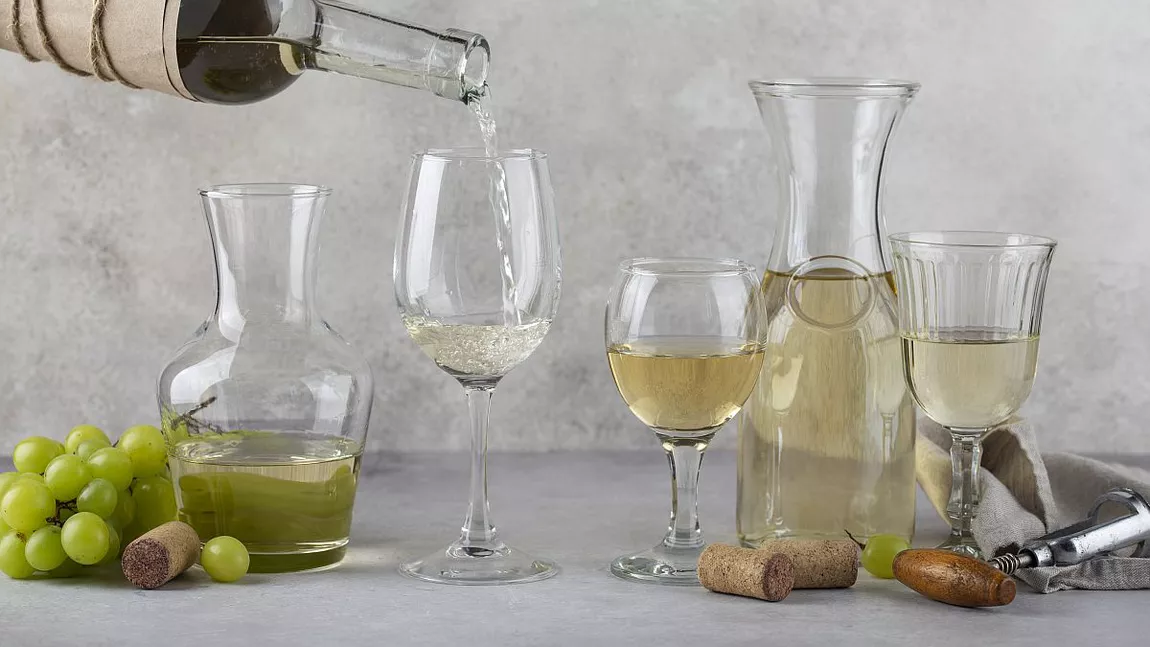 Secretele vinului alb. Descopera ce beneficii are pentru sanatate!