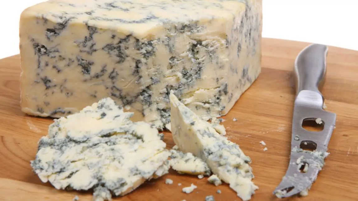 Ce se întâmplă în organismul tău când mănânci brânză cu mucegai?