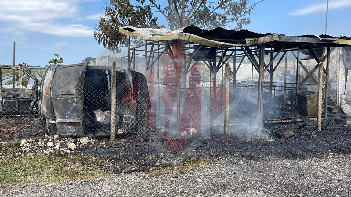 Incendiu în Aroneanu. O cabană a fost cuprinsă de flăcări - UPDATE