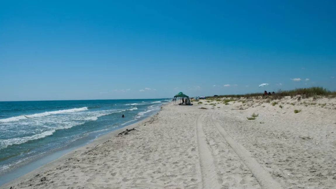 Direcția de Sănătate Publică anunță turiștii că pot face baie în mare liniștiți , de la Năvodari la Vama Veche. Testele pentru Vadu și Corbu vor fi repetate