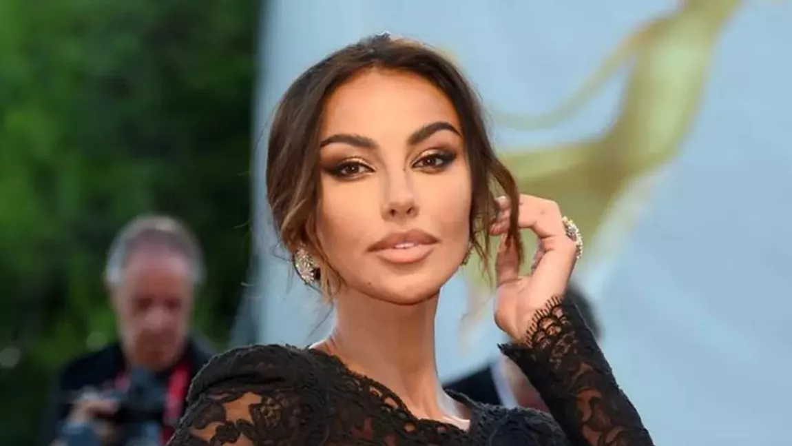 Mădălina Ghenea a atras toate privirile la Festivalul de Film de la Veneția! Apariție sexy pe covorul roșu