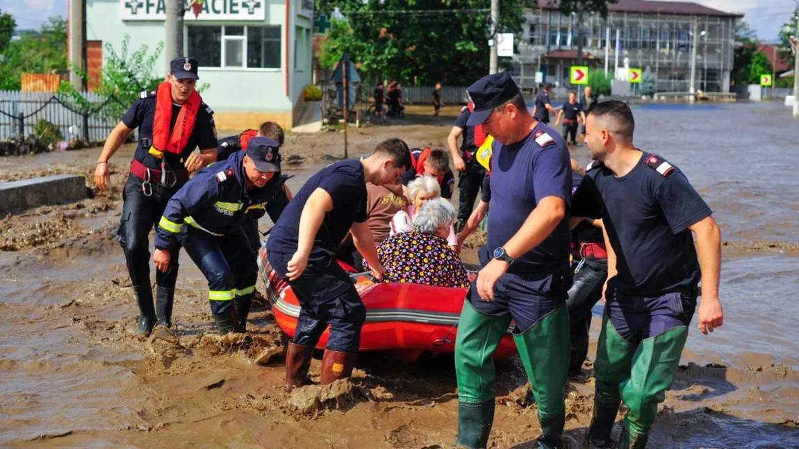 Scene apocaliptice în Galați! Ciclonul Boris a provocat tragedii de proporții. După retragerea apelor, oamenii și-au găsit animalele moarte în curți: 