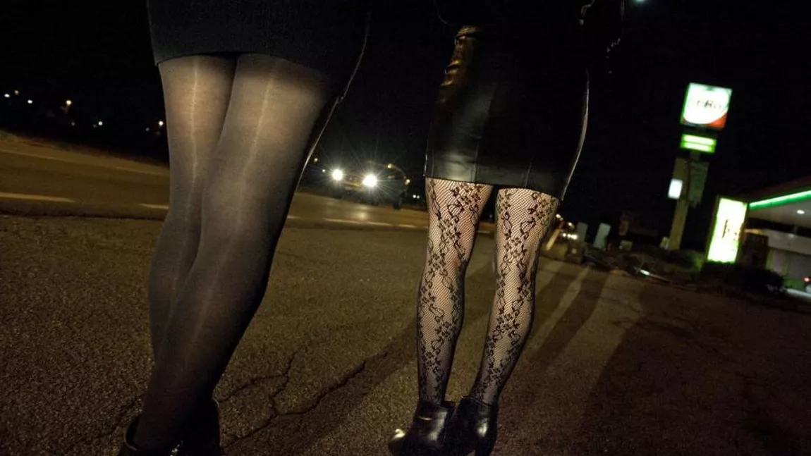 Un bărbat din Bacău a fost trimis în judecată pentru înșelarea unei prostituate cu bani falși