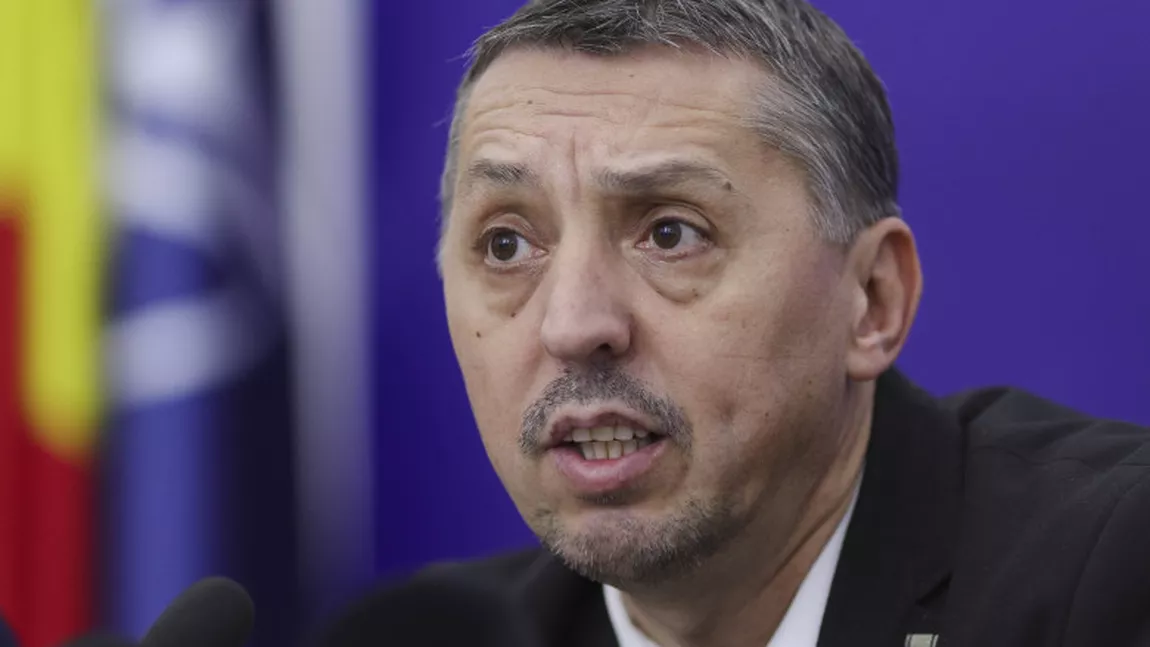 Ministrul Educației cere școlilor măsuri împotriva telefoanelor mobile