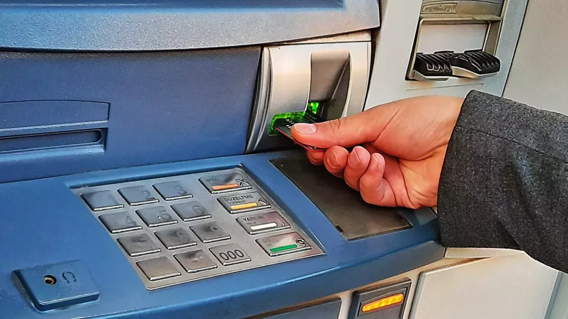 Noi limite de retragere la bancomat pentru clienții acestor bănci din România