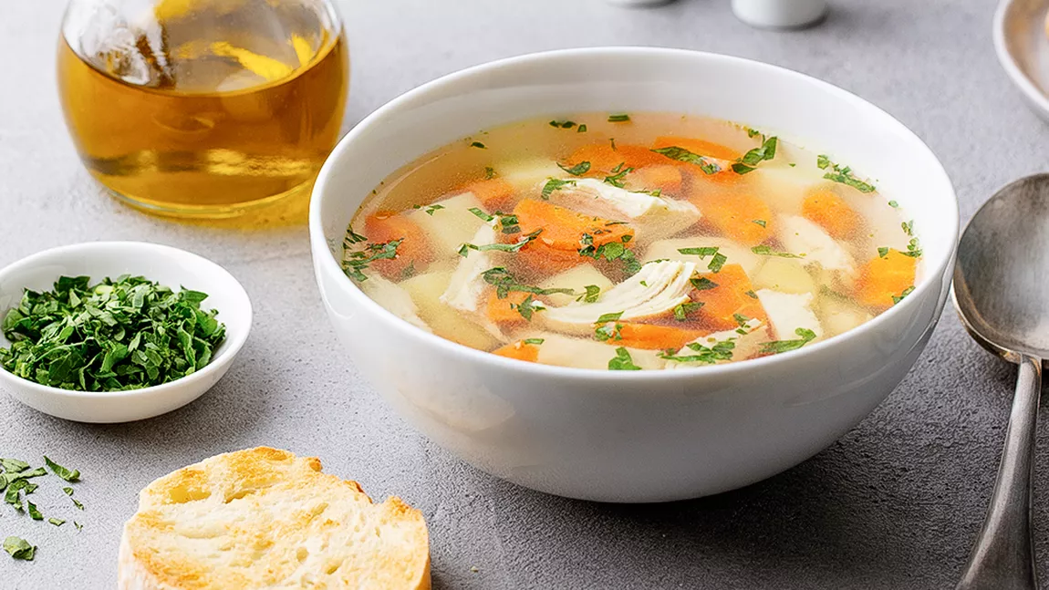 De ce se recomandă supa de pui cu legume pentru răceală? Iată cum să faci o rețetă delicioasă!